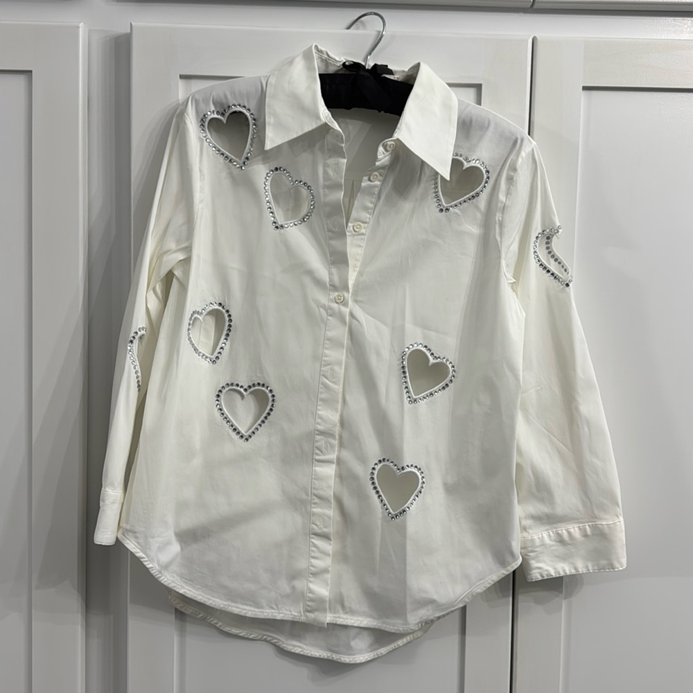 Finely Crystal-Embellished Heart Cut Out Shirt